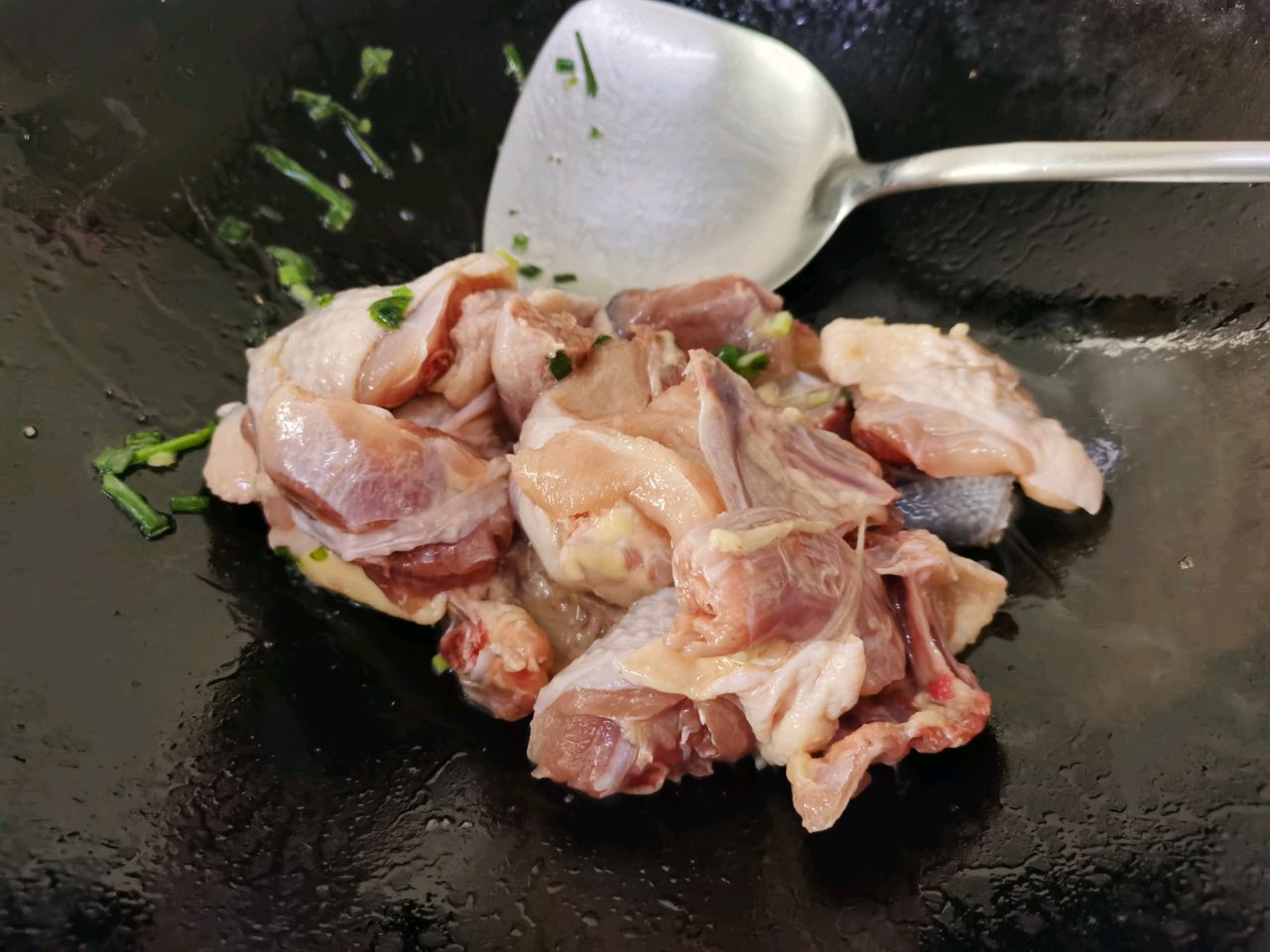 丛林中的鸡与蛋