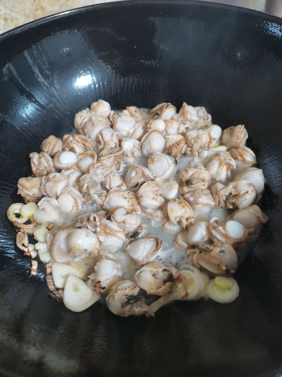 葱烧扇贝