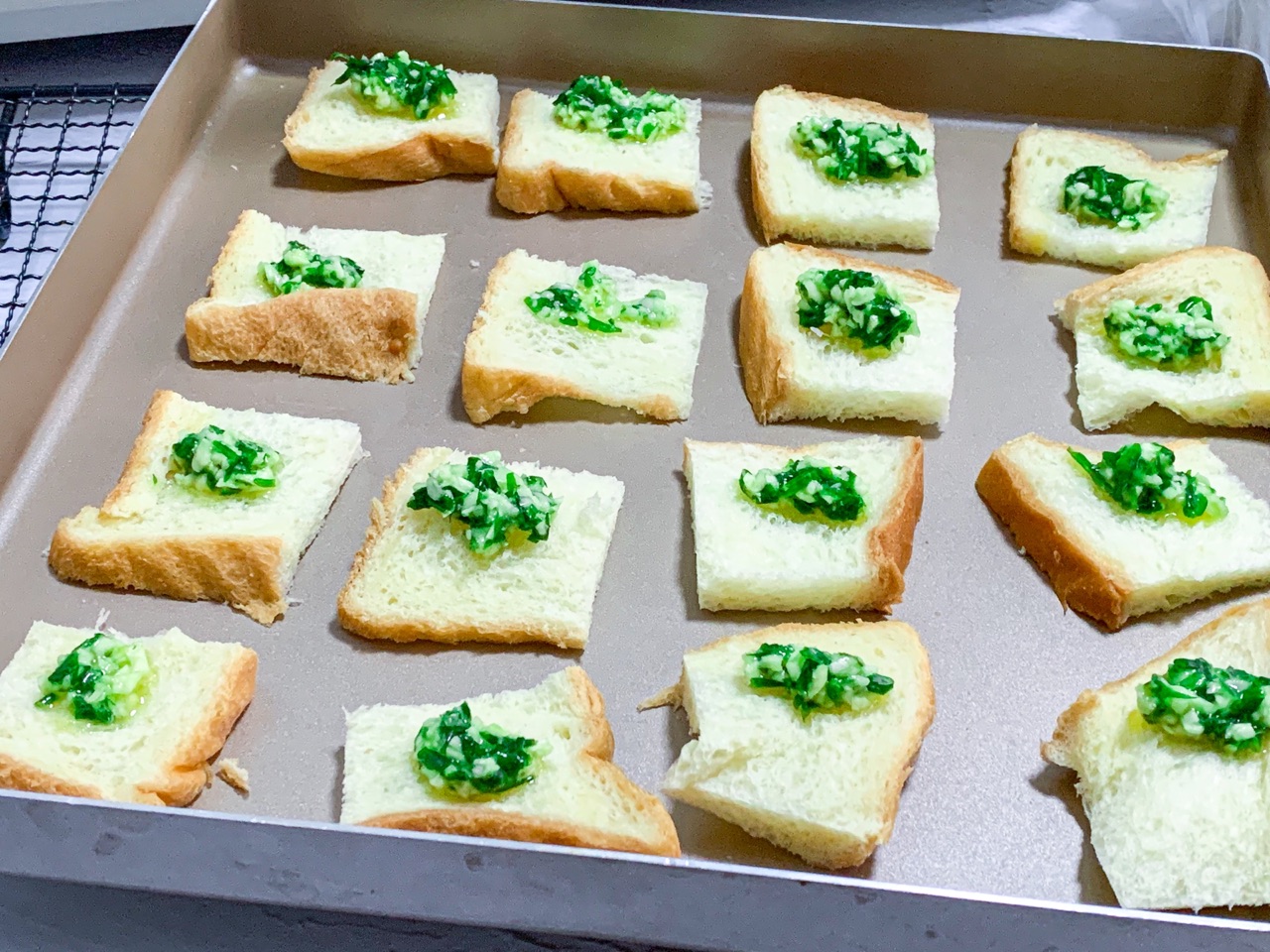 葱蒜烤面包片