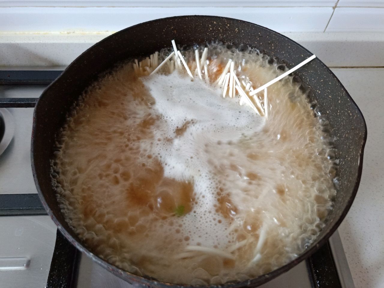 葱香蚝汁焖面
