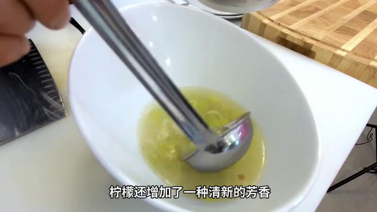 葱香柠檬大比目鱼汤