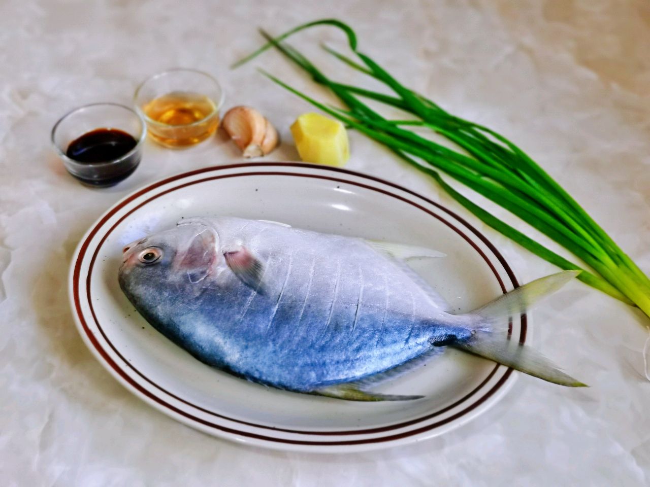 葱油鲳鱼
