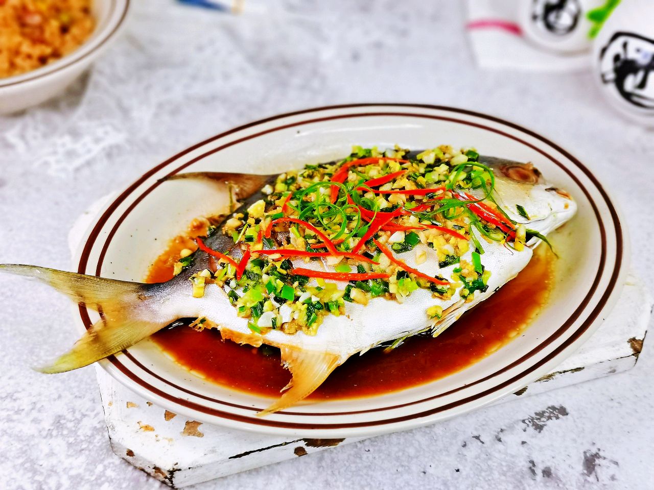葱油鲳鱼