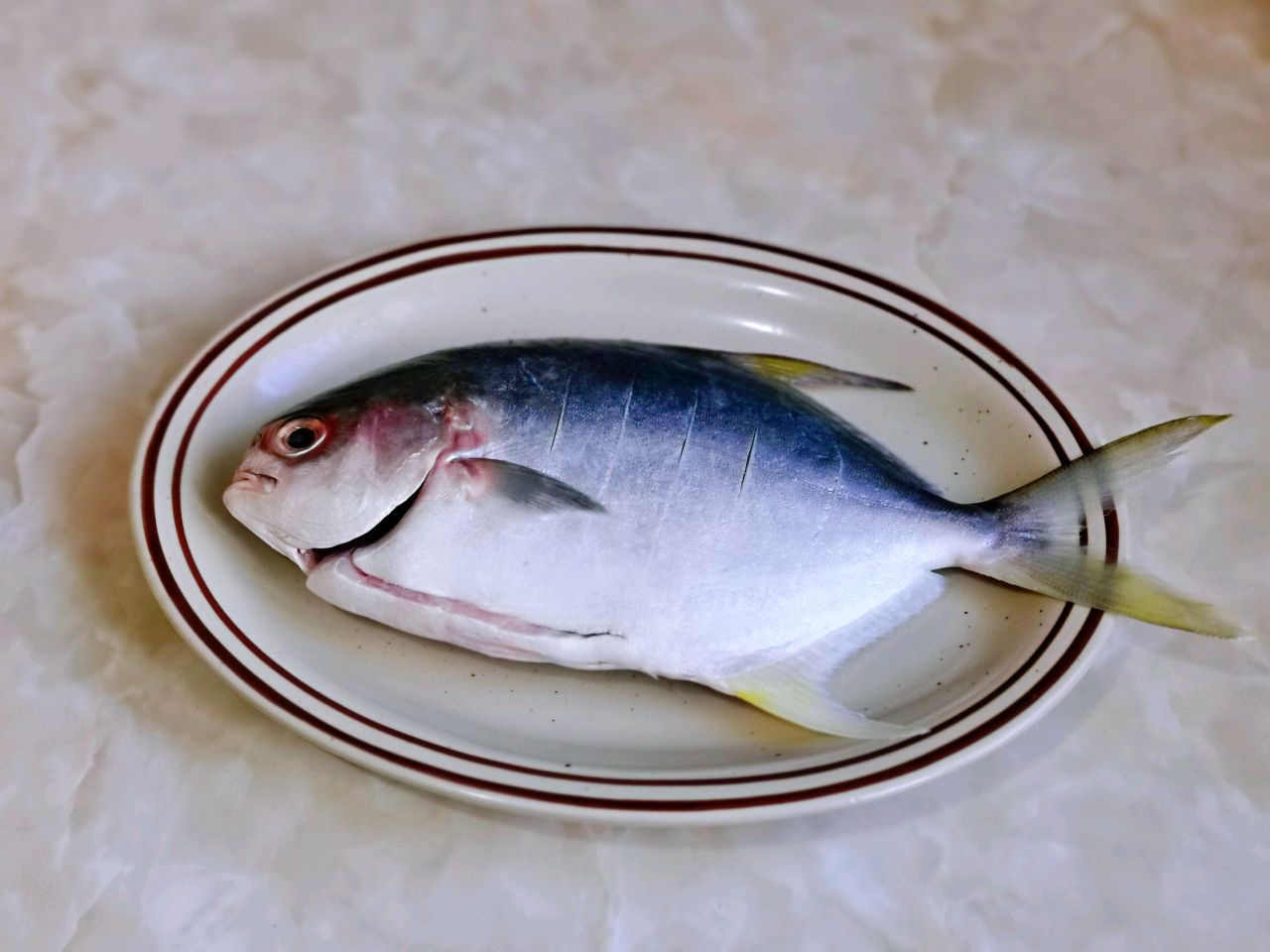 葱油鲳鱼