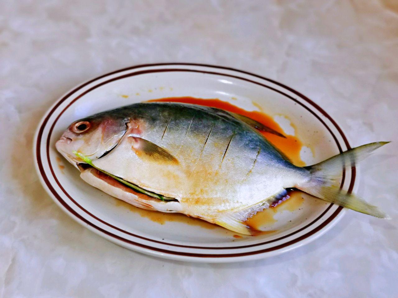 葱油鲳鱼