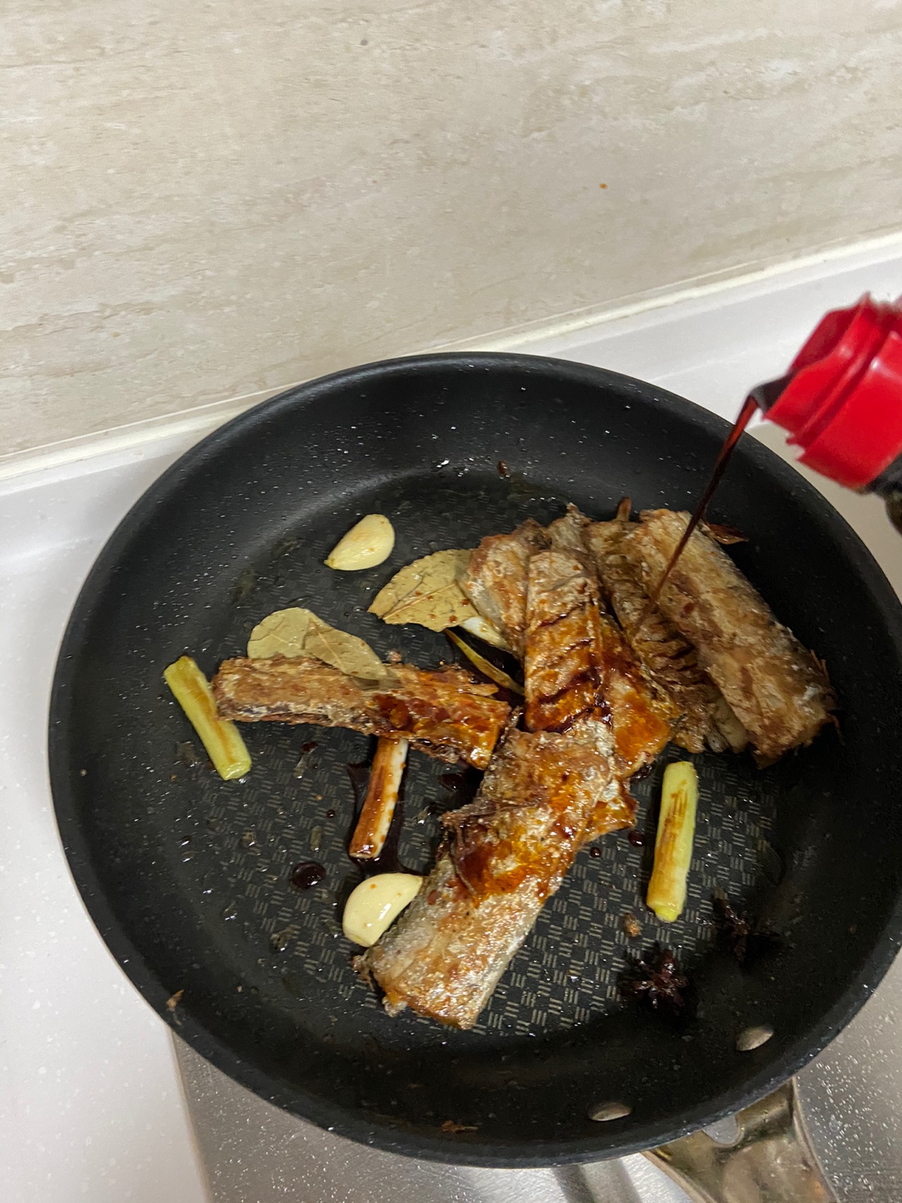 葱油焖带鱼