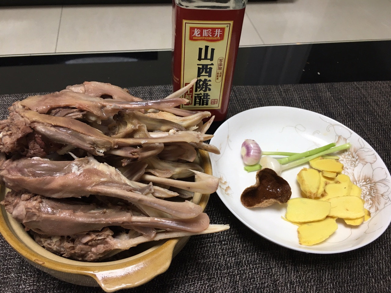 醋香鸭下巴