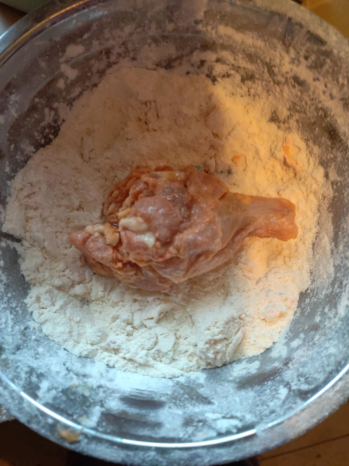 脆香炸鸡腿和鸡米花