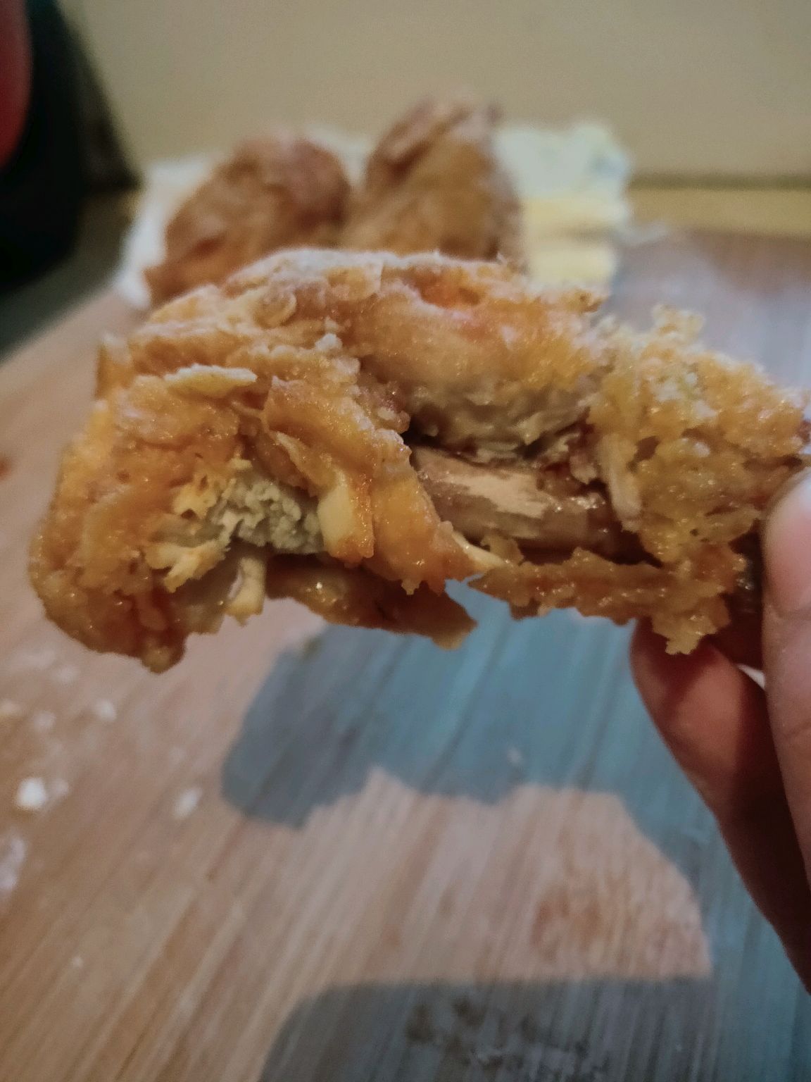 脆香炸鸡腿和鸡米花