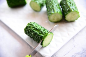 翠竹报春节节高