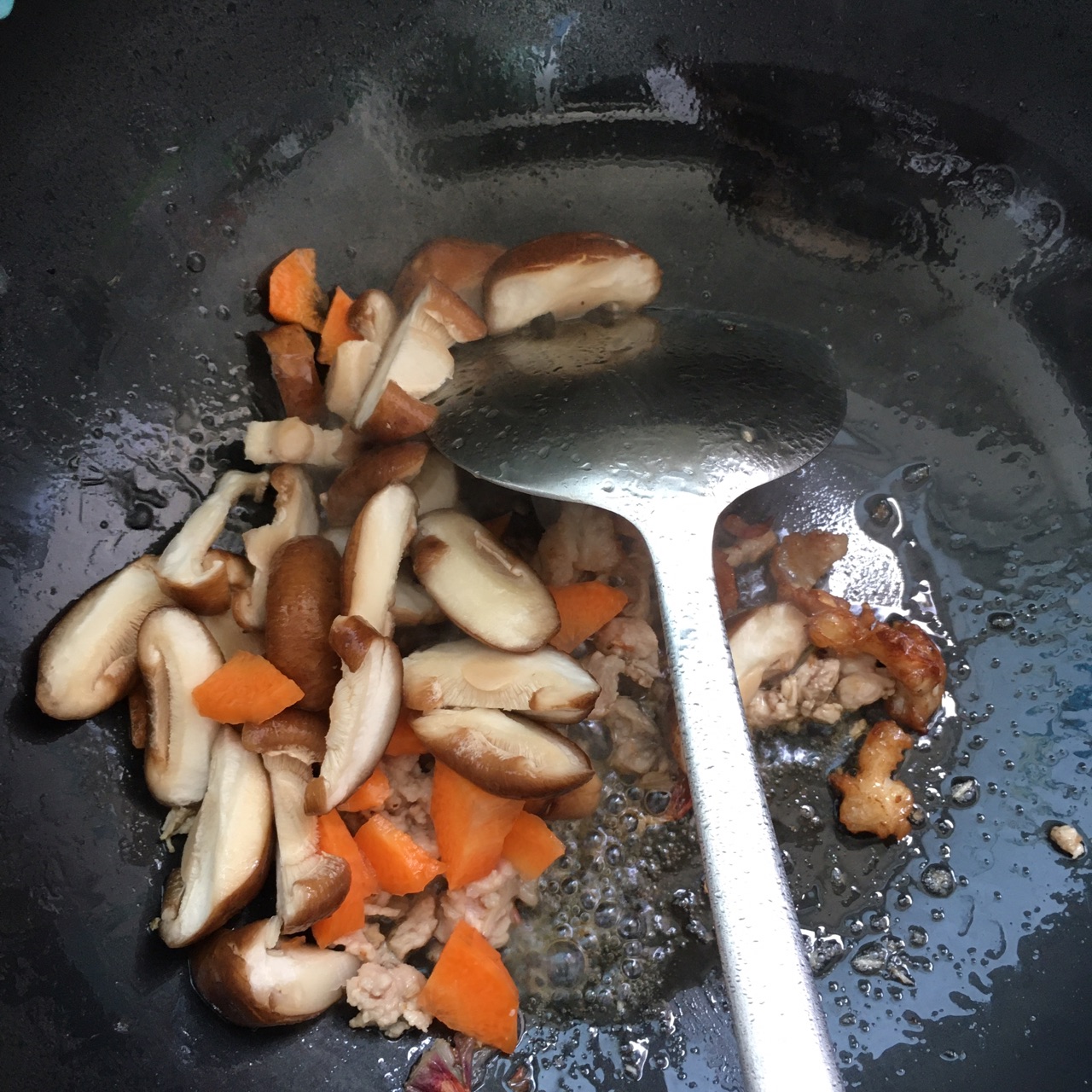 大白菜香菇腐竹炒肉