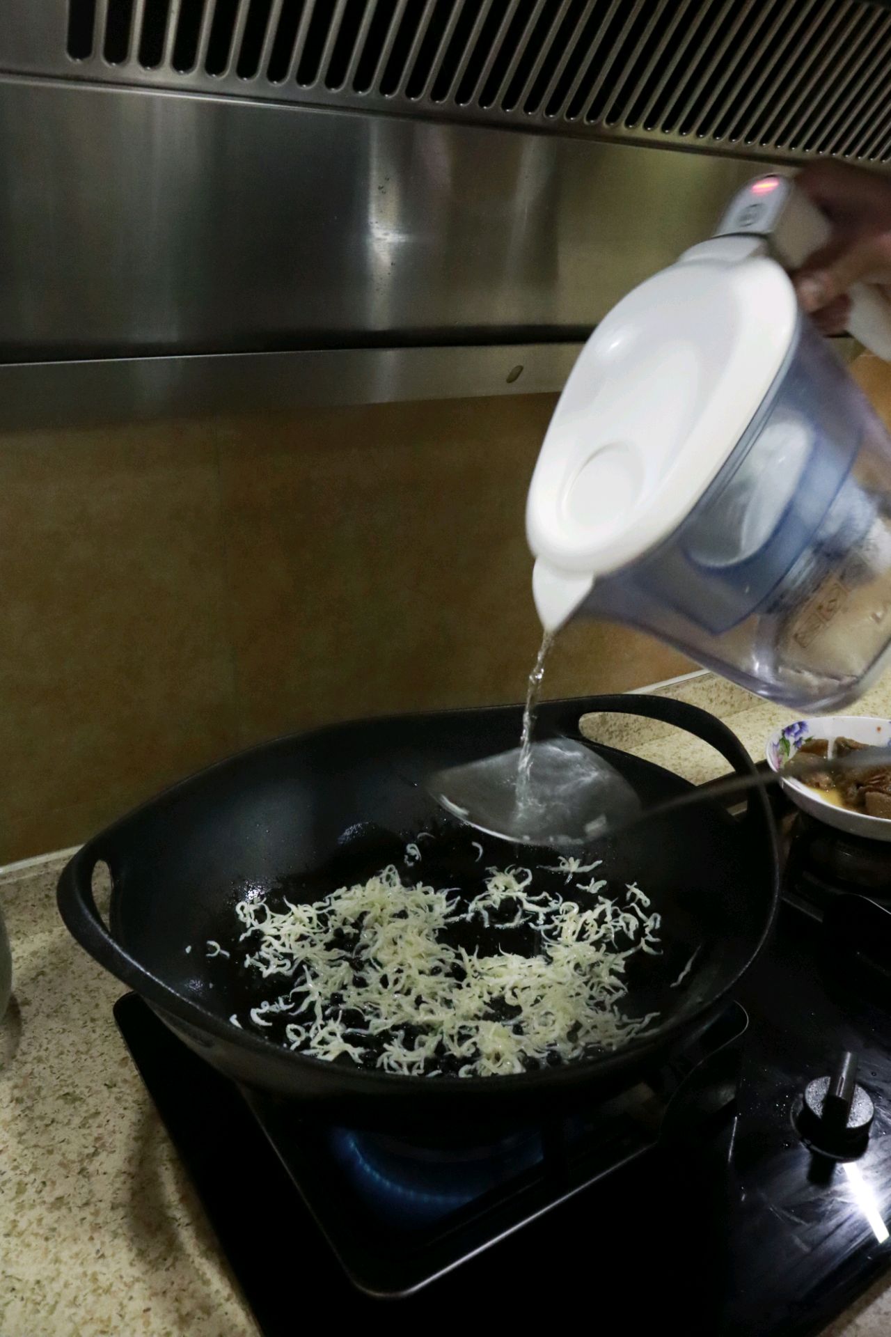 大葱豆豉银鱼丝