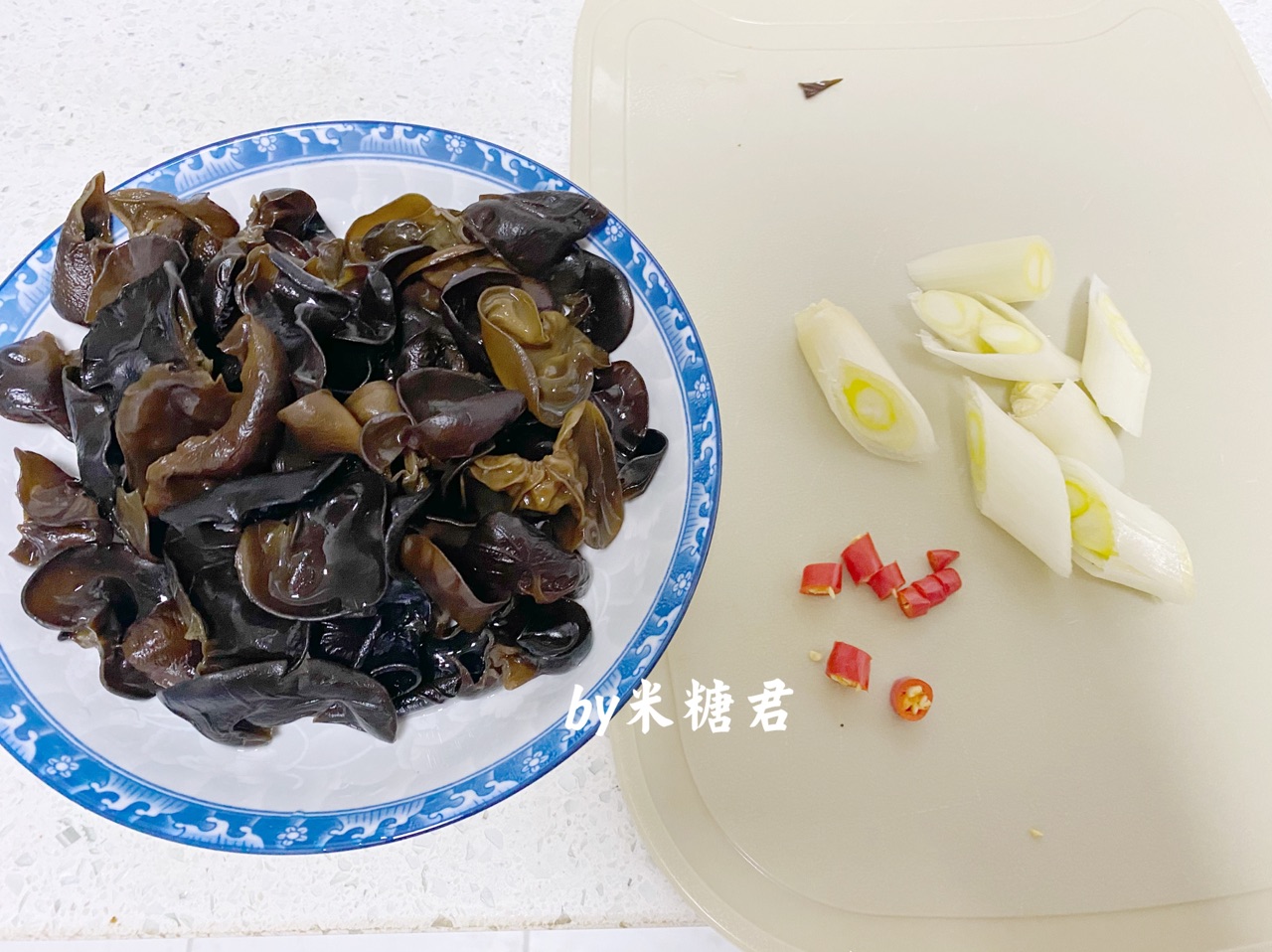 大葱烧木耳