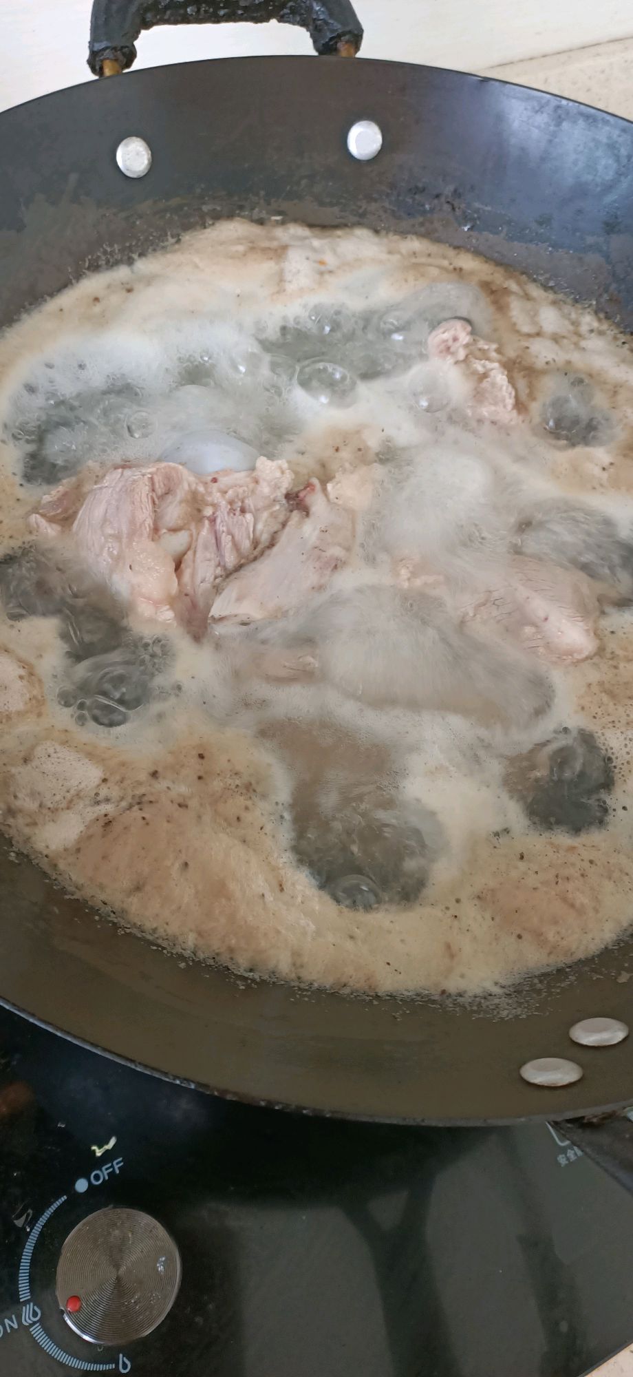 大骨炖粉条木耳
