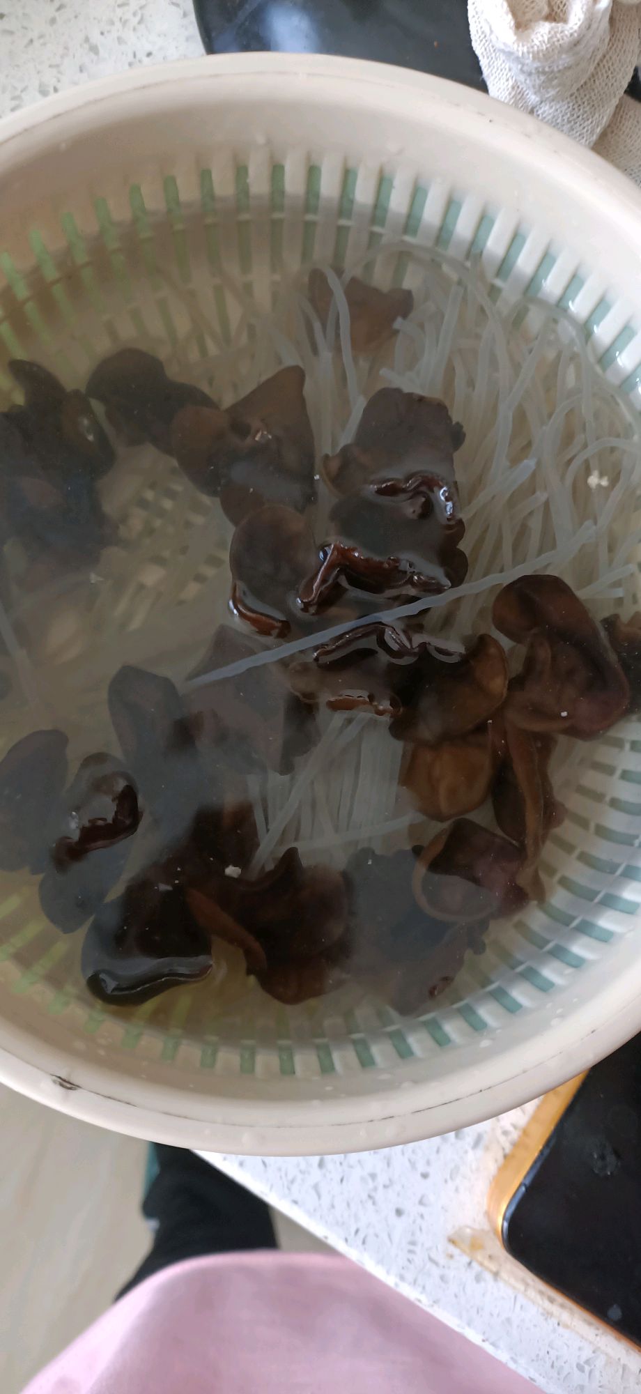 大骨炖粉条木耳