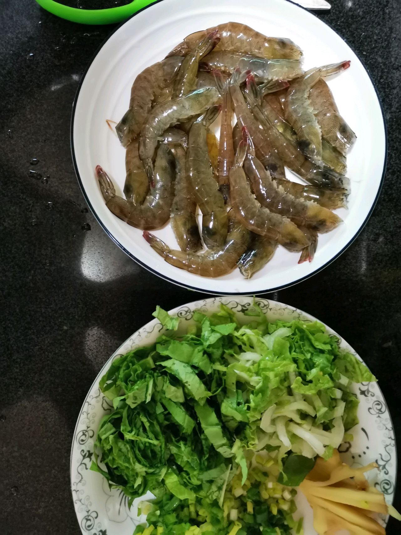 大海的味道：鲜虾蔬菜粥