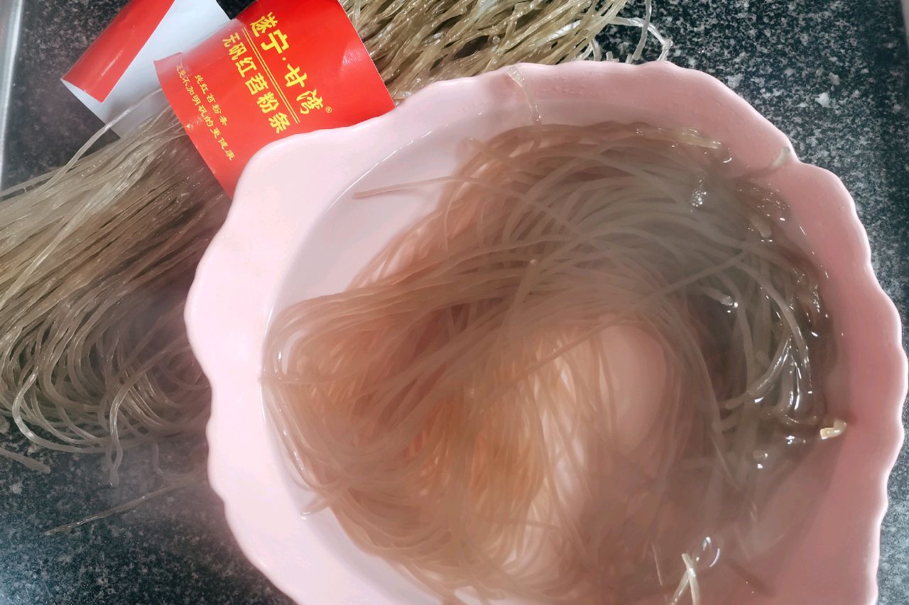 大江南北都爱川味酸辣粉