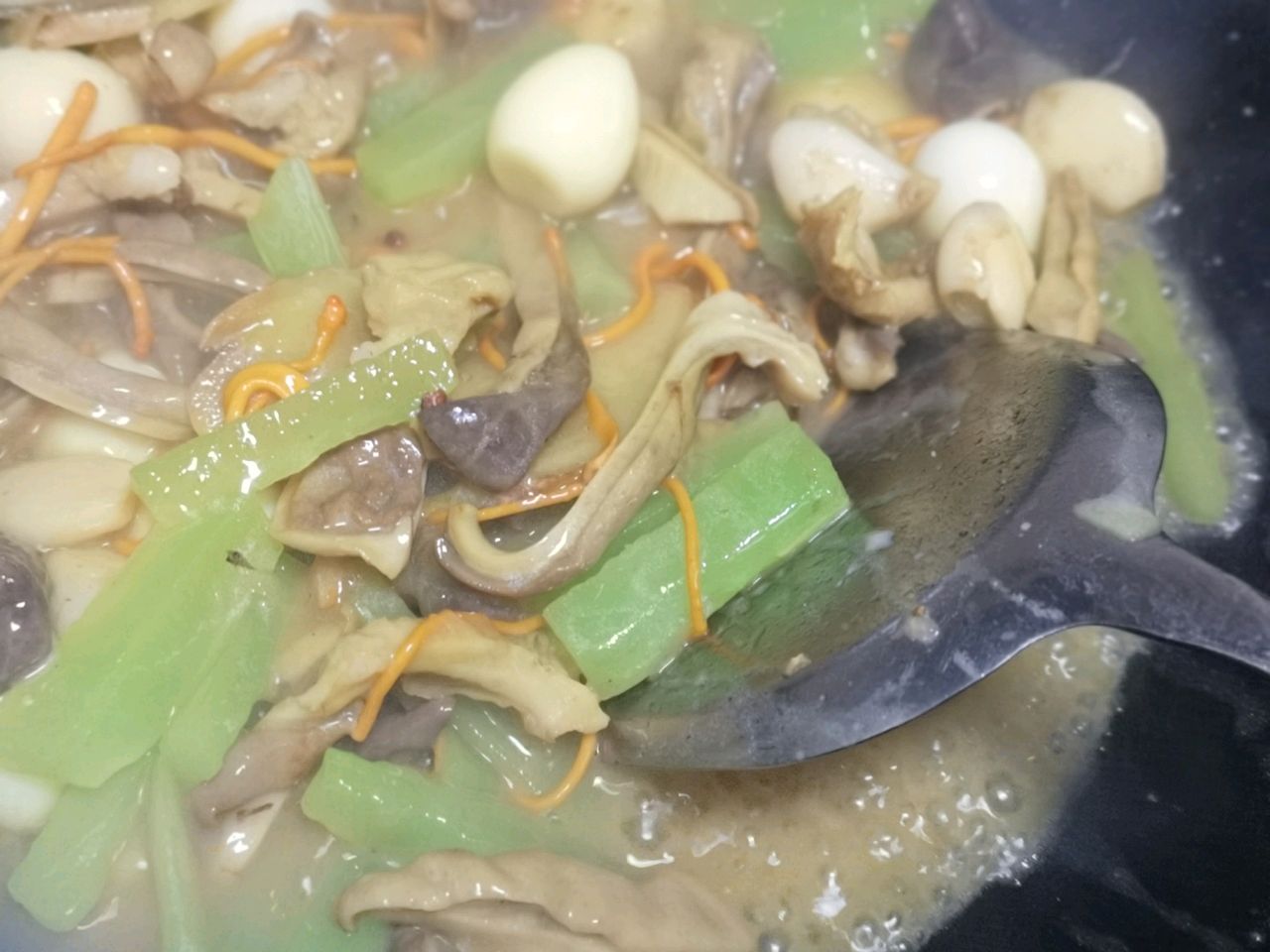 大蒜烧猪肚