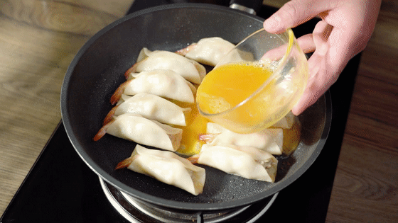 大虾抱蛋煎饺