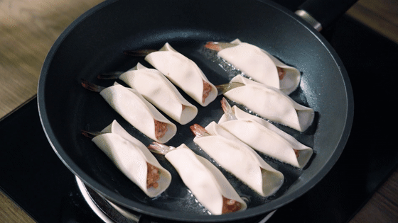 大虾抱蛋煎饺