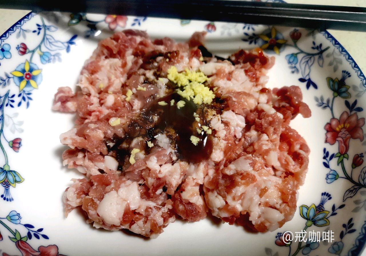 大闸蟹蒸肉饼