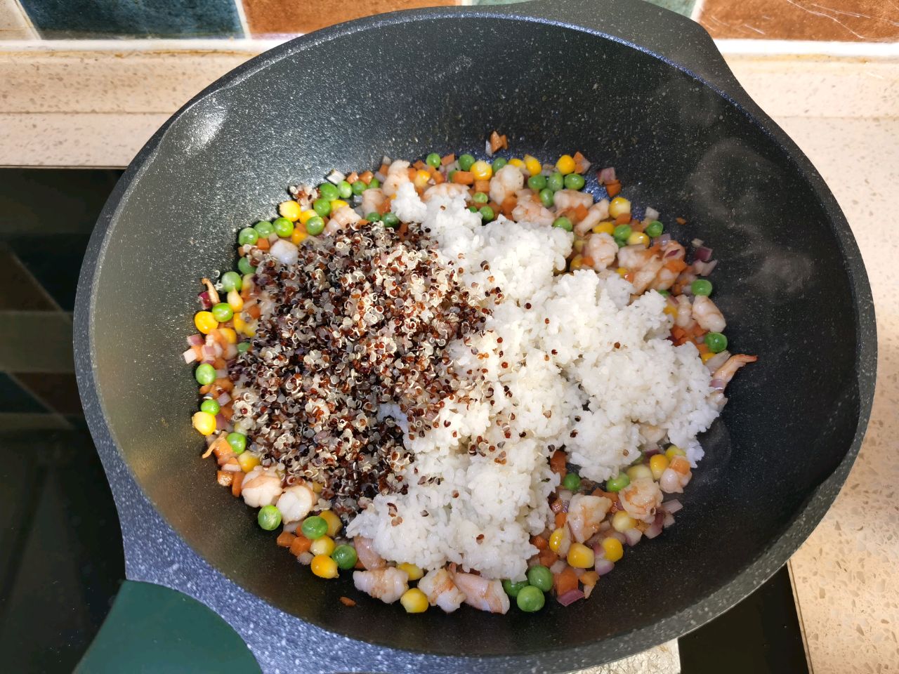 蛋白质媲美牛肉的“素食之王”，减脂鲜虾藜麦饭
