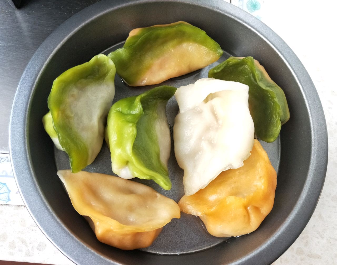 蛋抱水饺