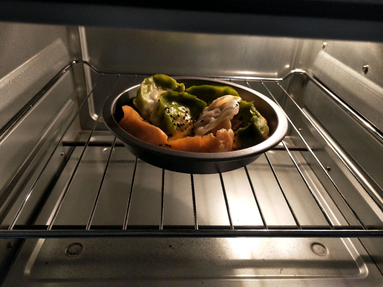 蛋抱水饺