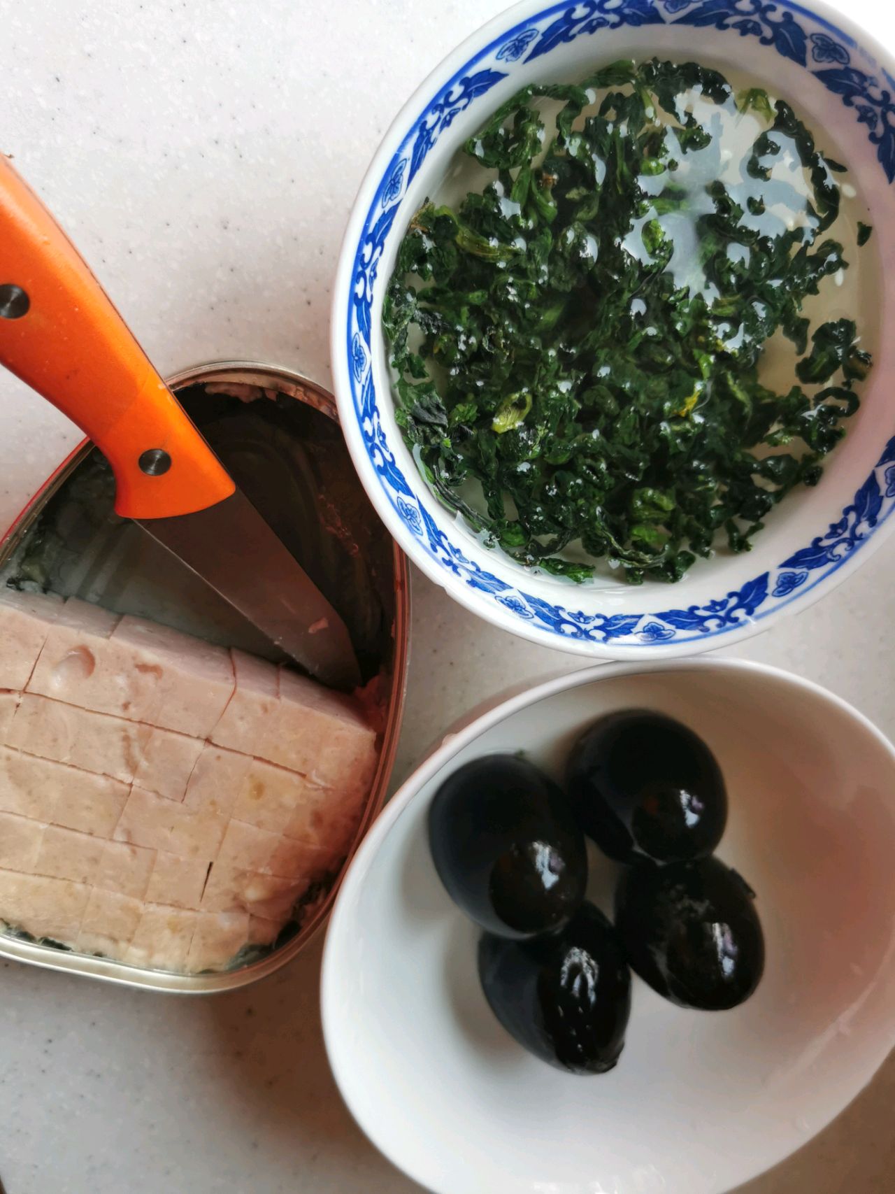 淡菜皮蛋火腿藜麦粥