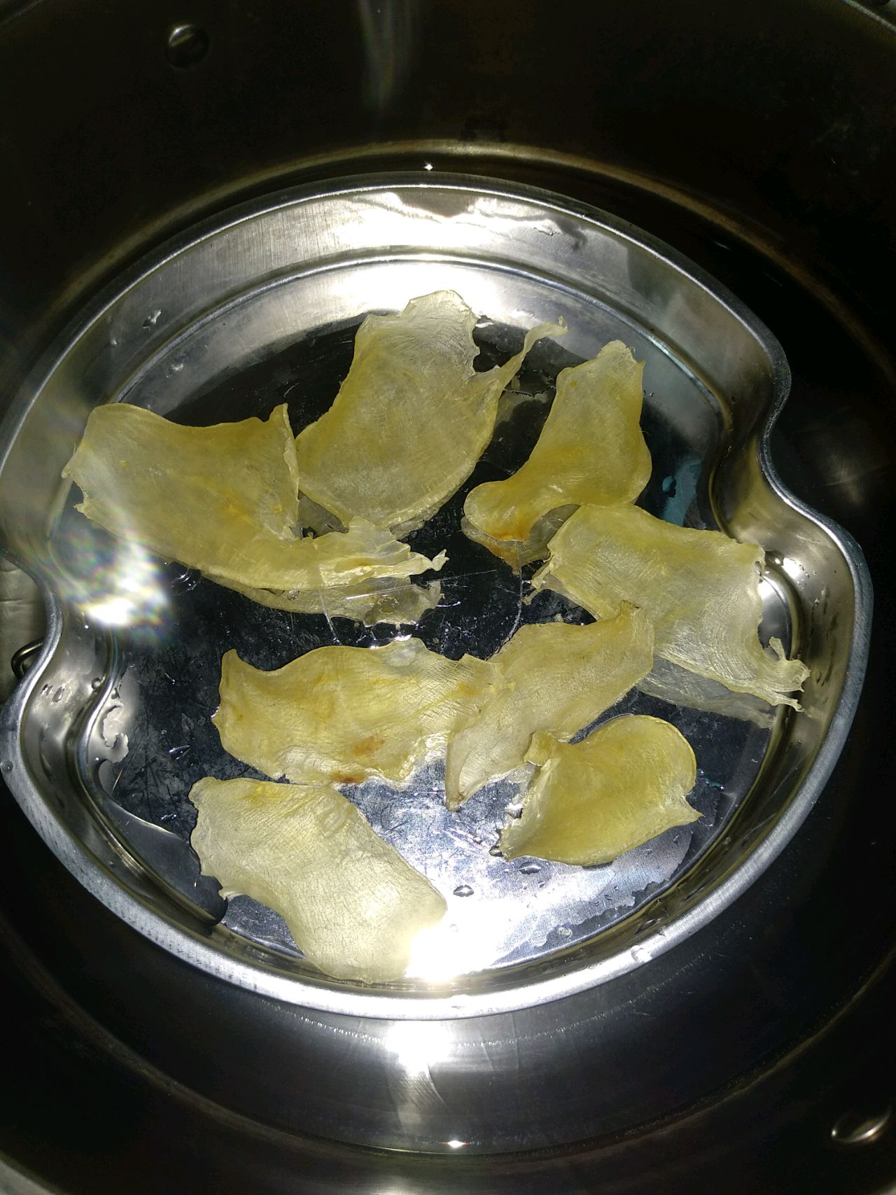 蛋花胶阿胶炖排骨汤
