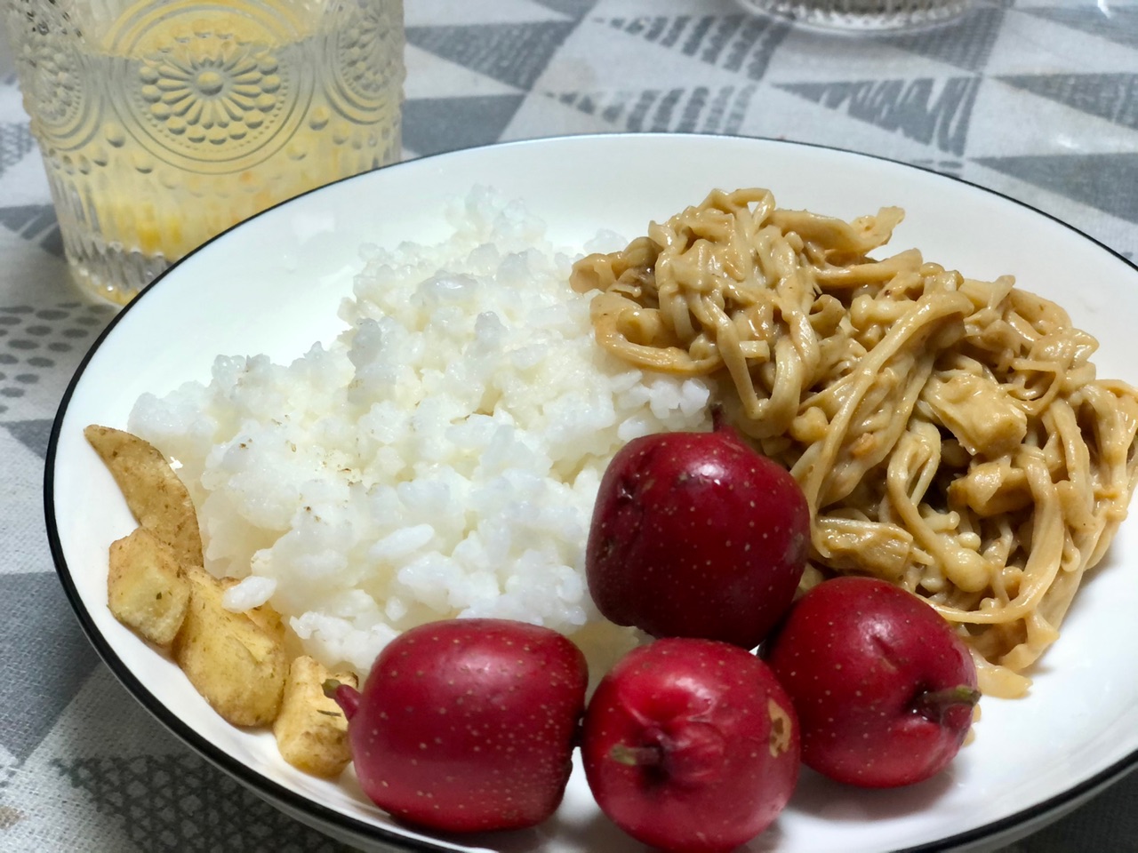 蛋黄焗金针菇盖饭