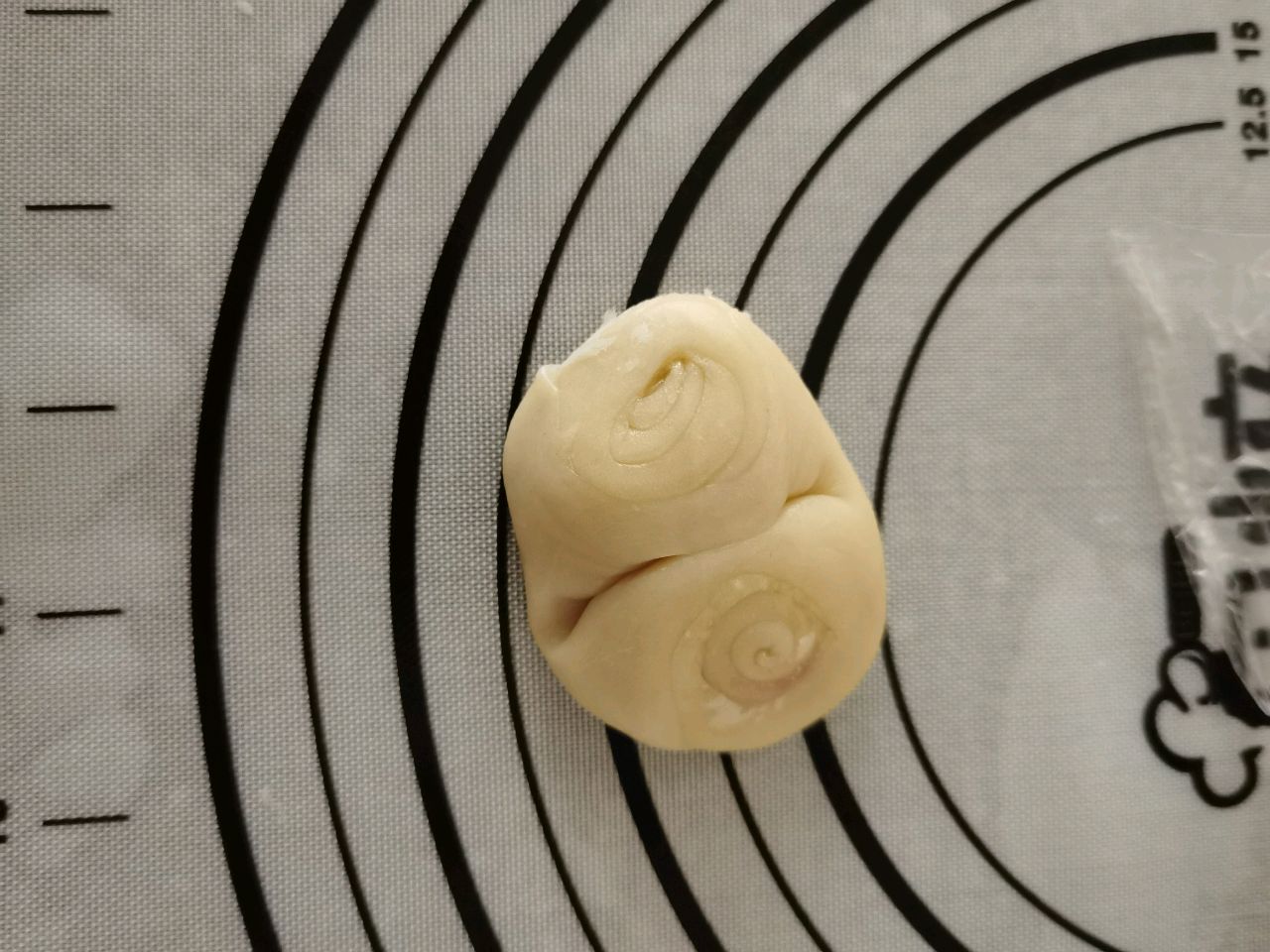 蛋黄酥