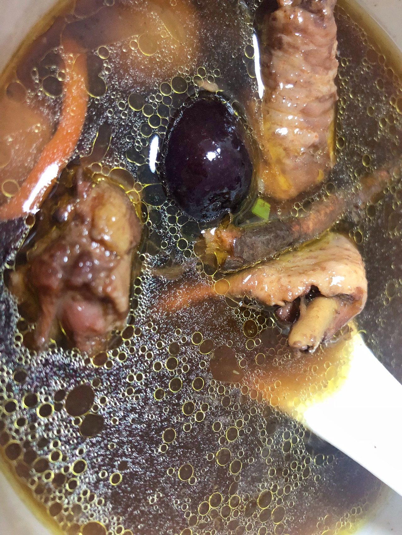 当归红枣桂圆土鸡汤