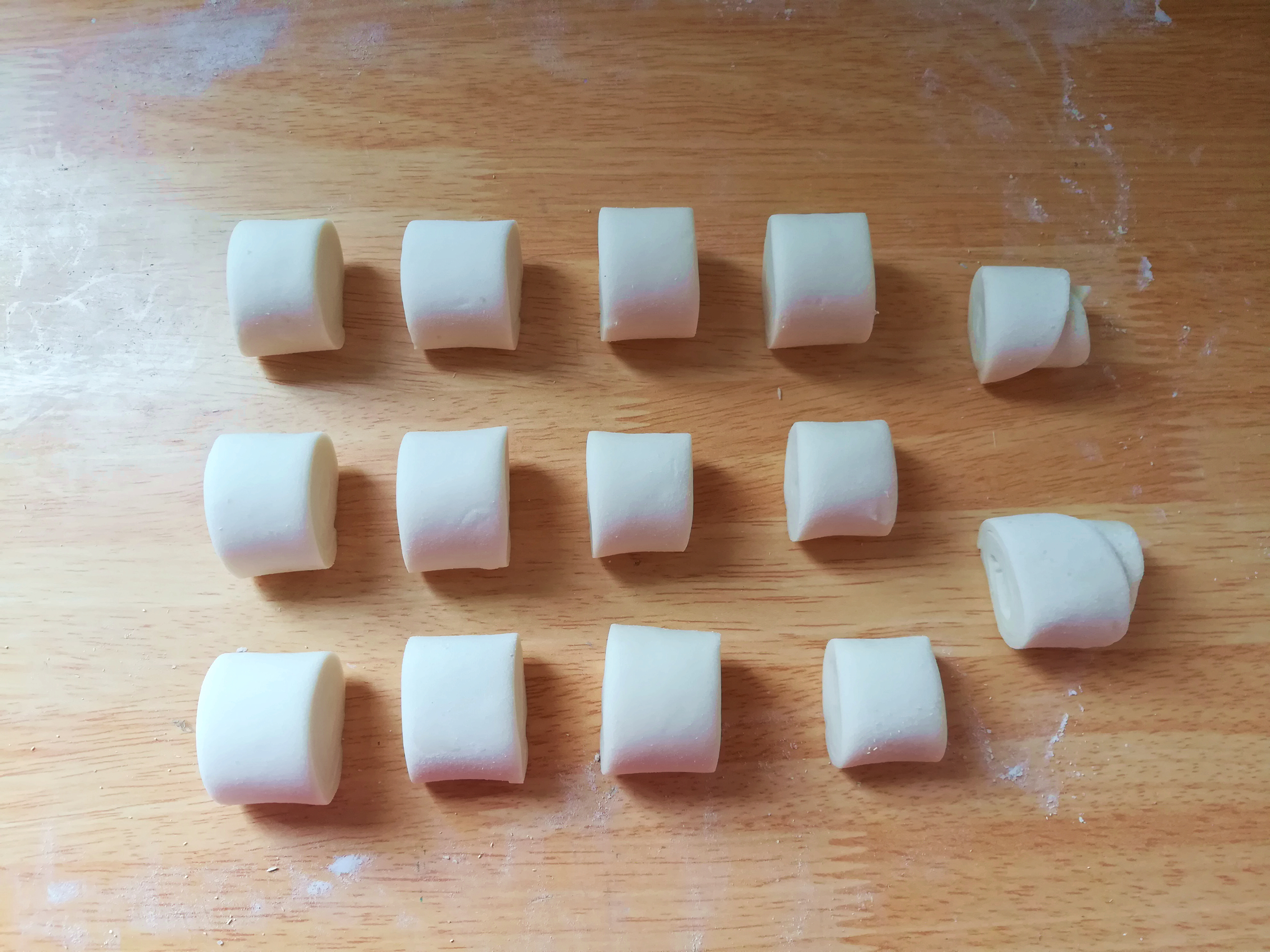 刀切小馒头