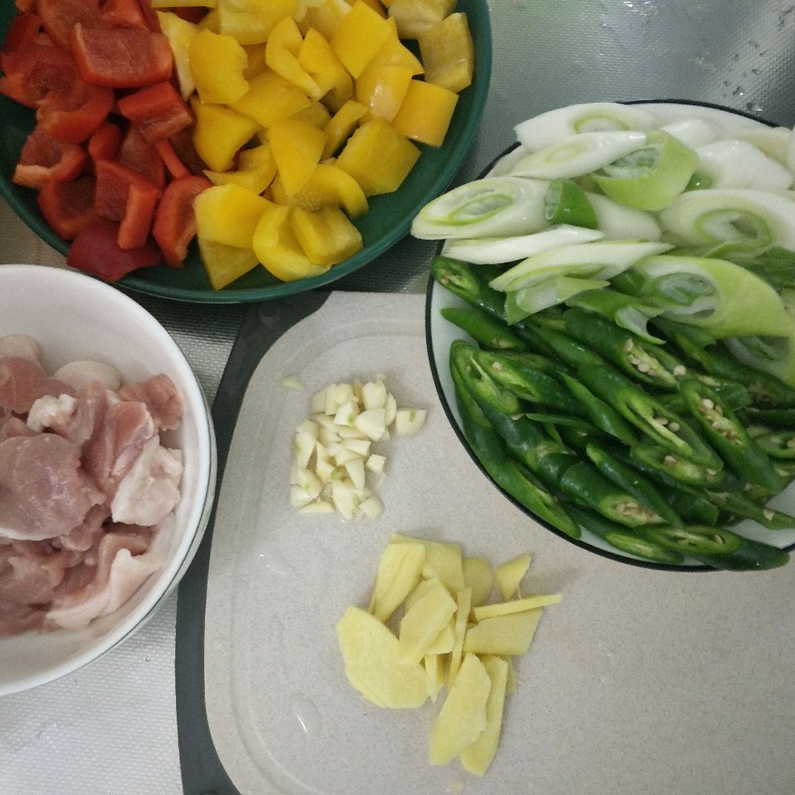 地道川菜~麻辣回锅肉