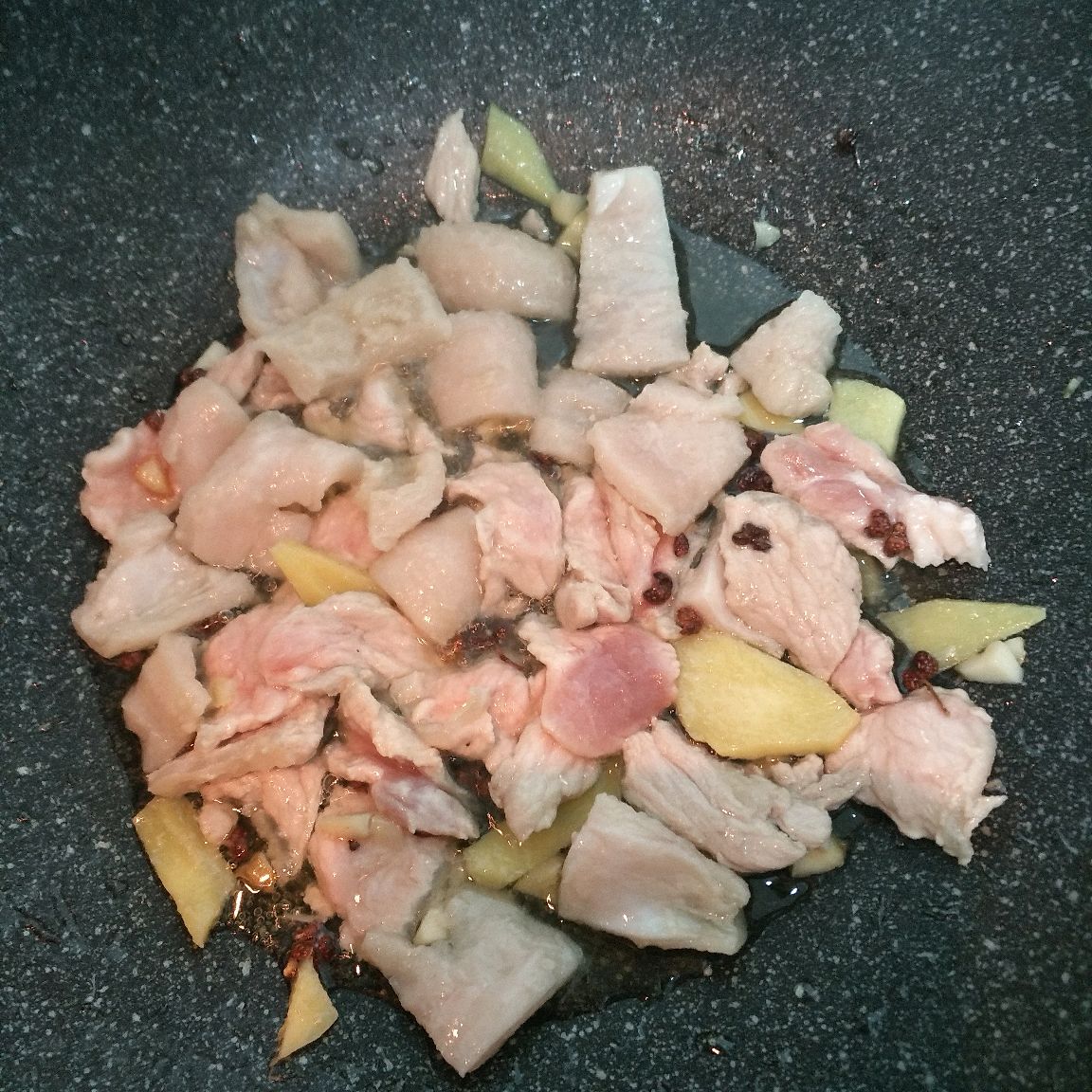 地道川菜~麻辣回锅肉