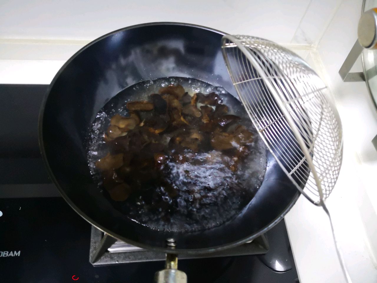 低卡美味•酱爆洋白菜炒木耳