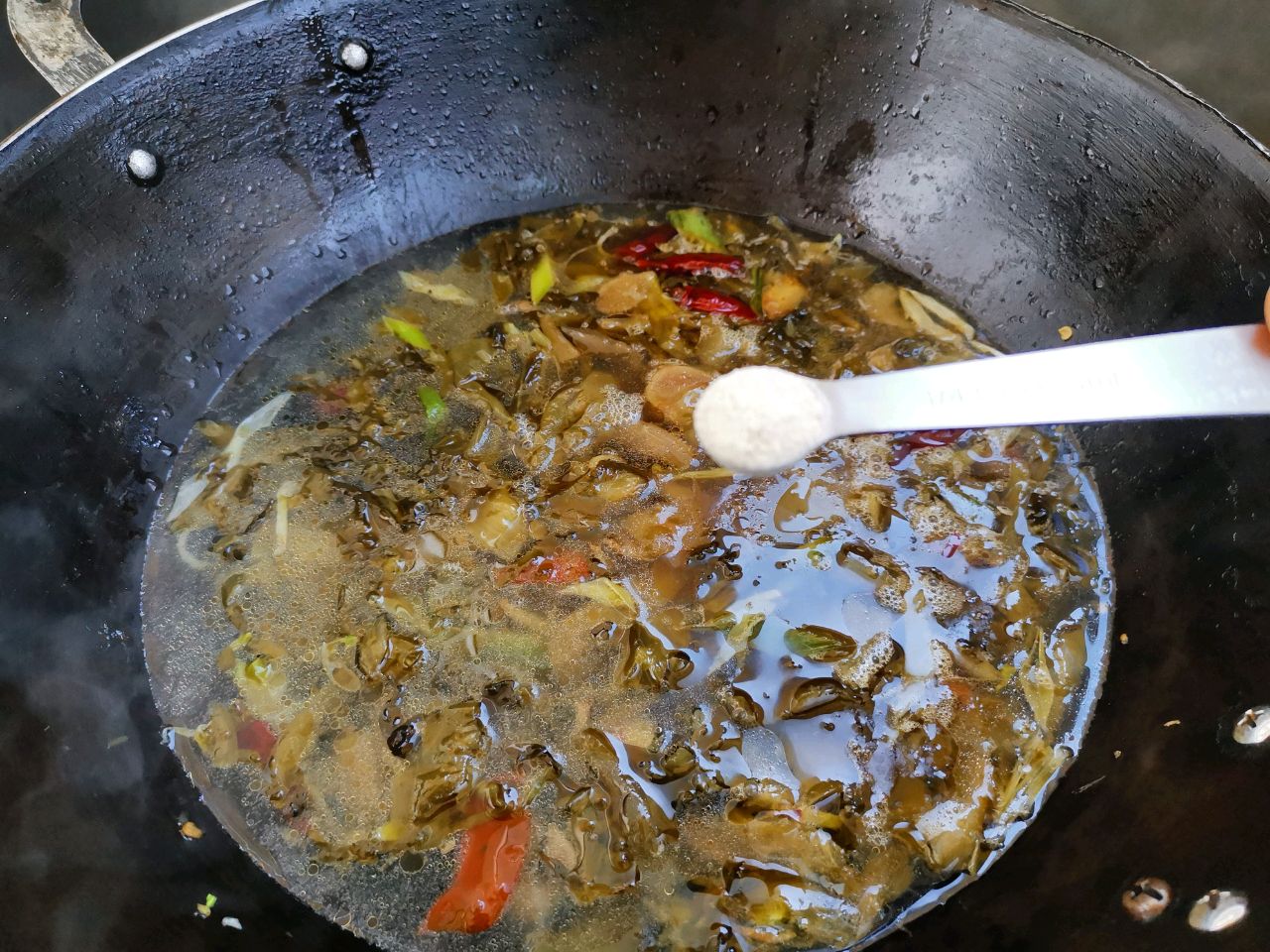 抵御寒冷酸菜肥羊