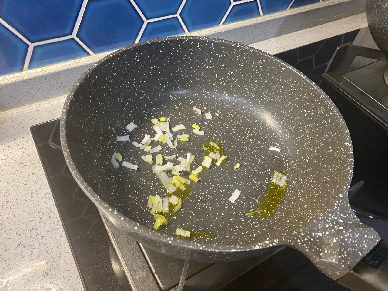 低脂饱腹｜西红柿木耳豆腐丝