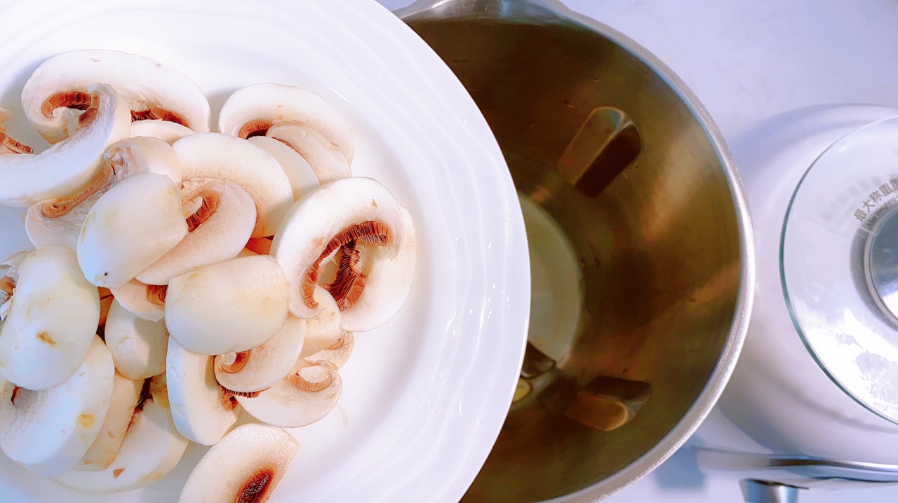 低脂低卡⚠️鲜美无比的西兰花炒口蘑