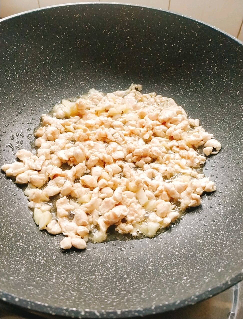 低脂美味鸡胸肉香梨炒时蔬