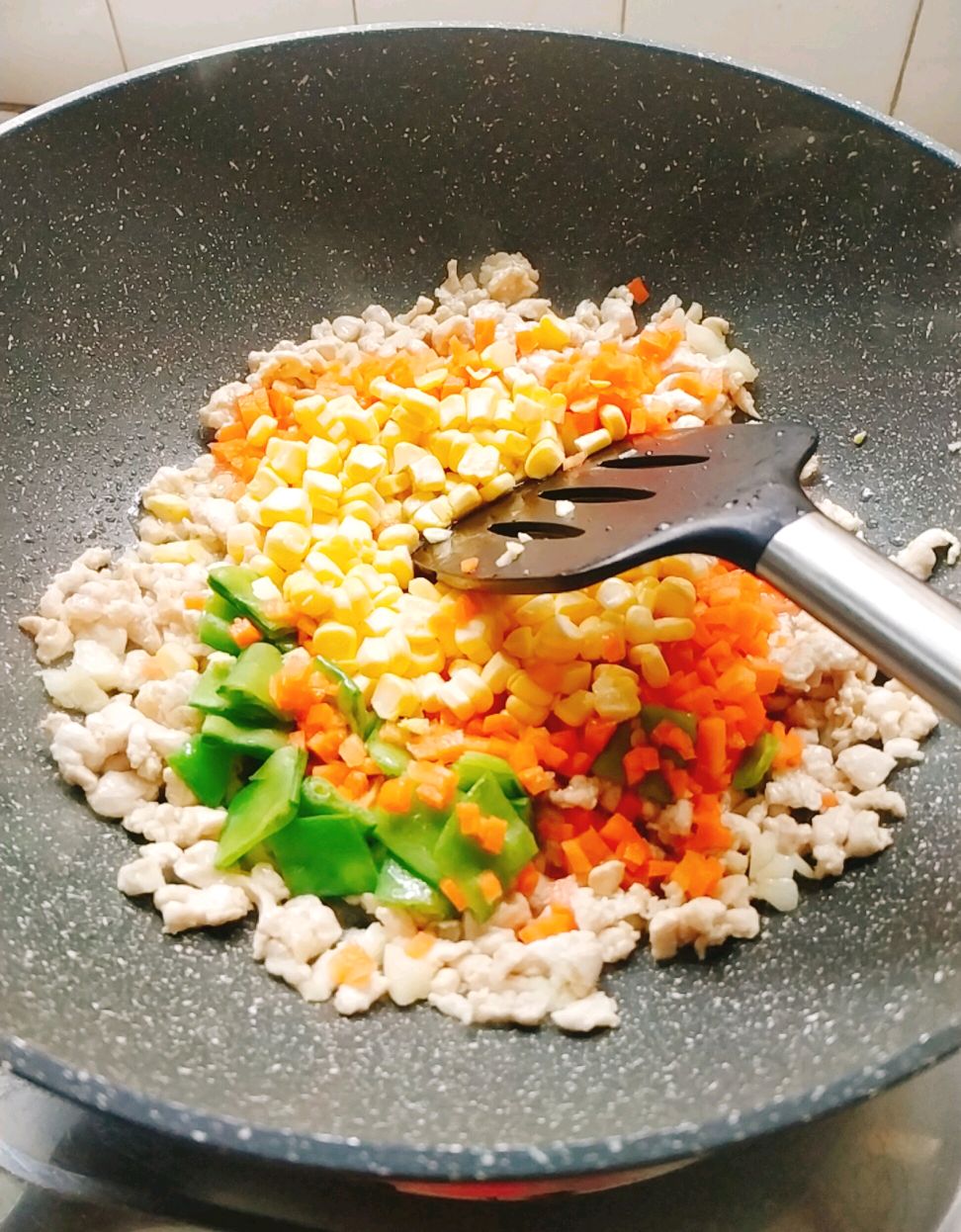 低脂美味鸡胸肉香梨炒时蔬