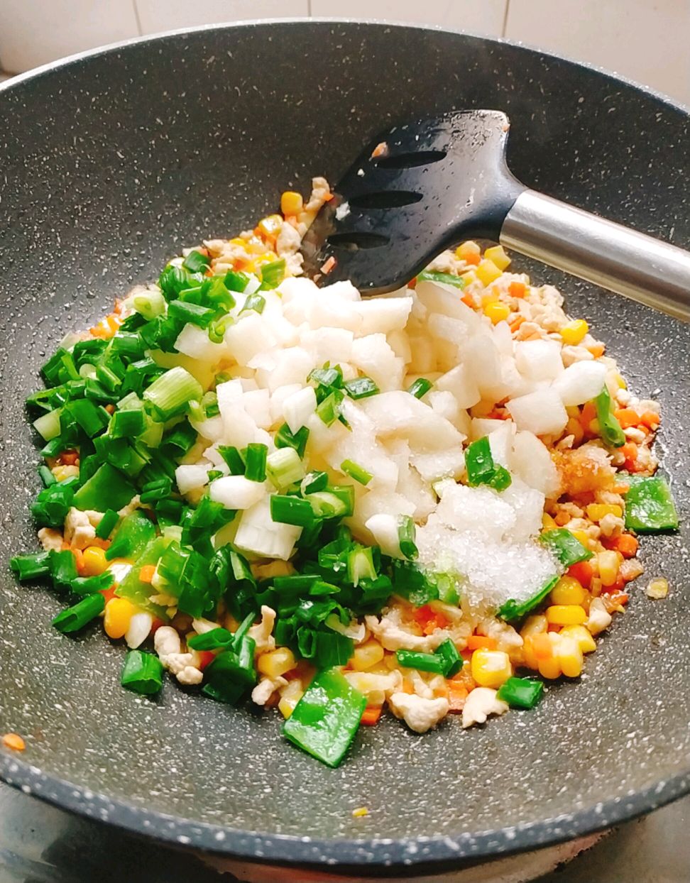 低脂美味鸡胸肉香梨炒时蔬