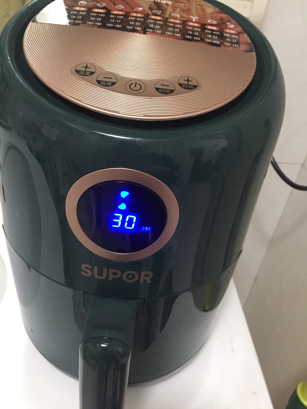 电饭煲蛋糕和空气炸锅大PK