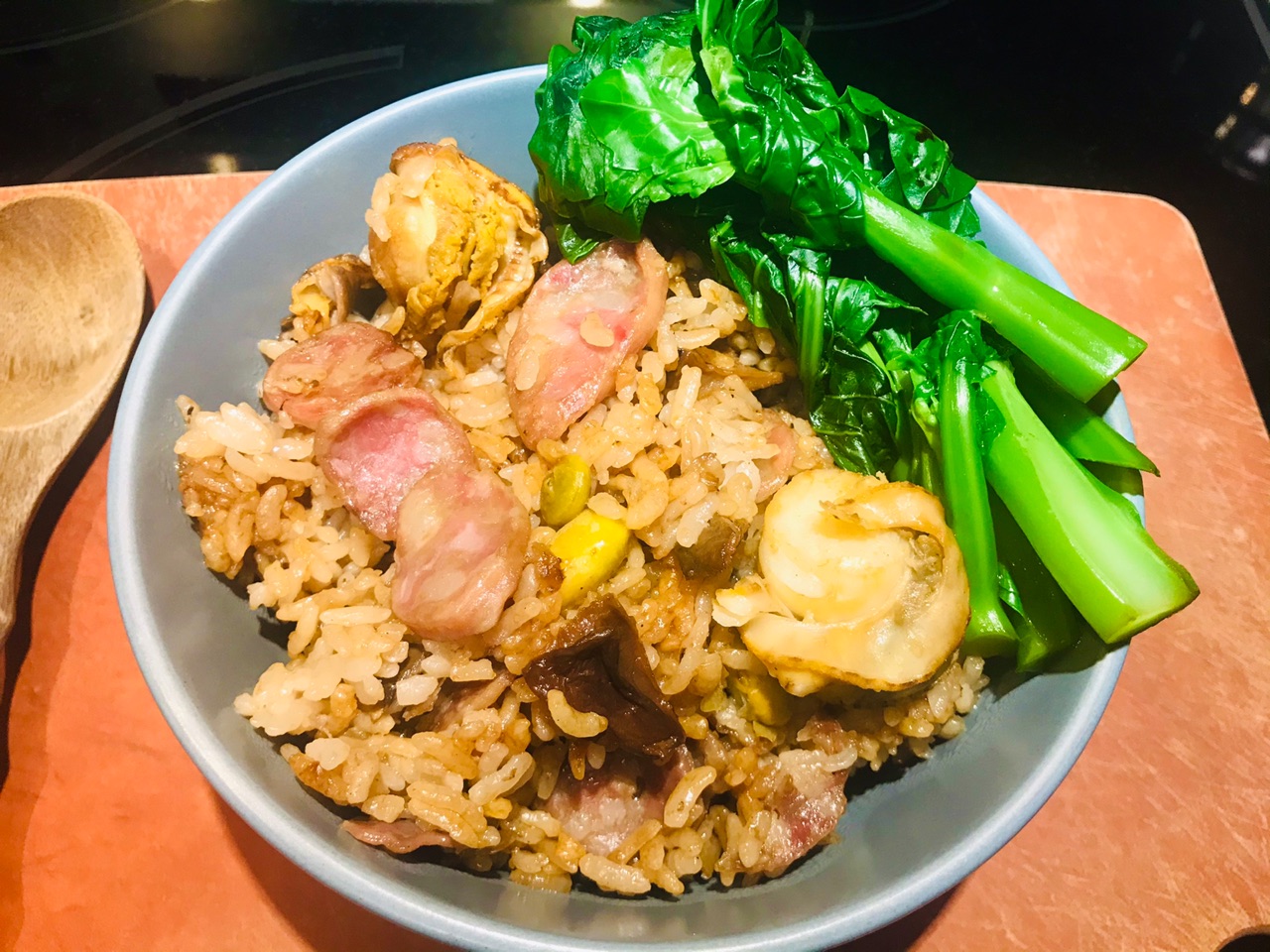 电饭煲腊肠香菇煲仔饭