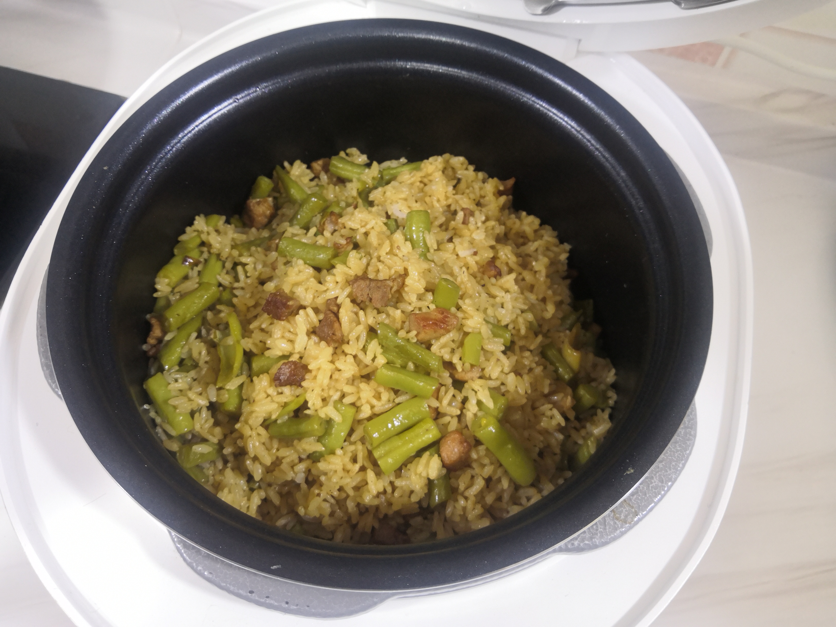 电饭煲懒人美食~猪肉豆角饭