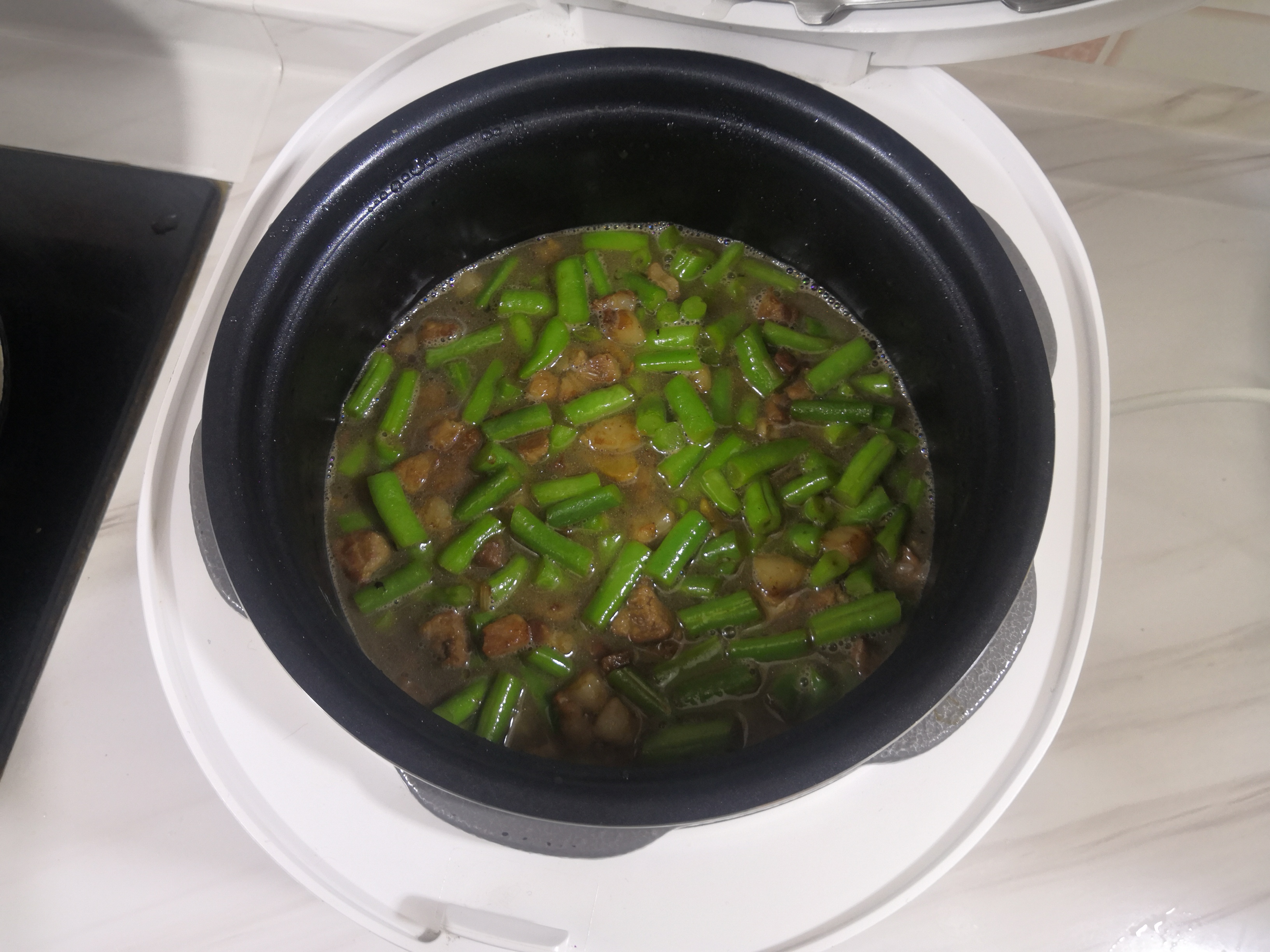 电饭煲懒人美食~猪肉豆角饭
