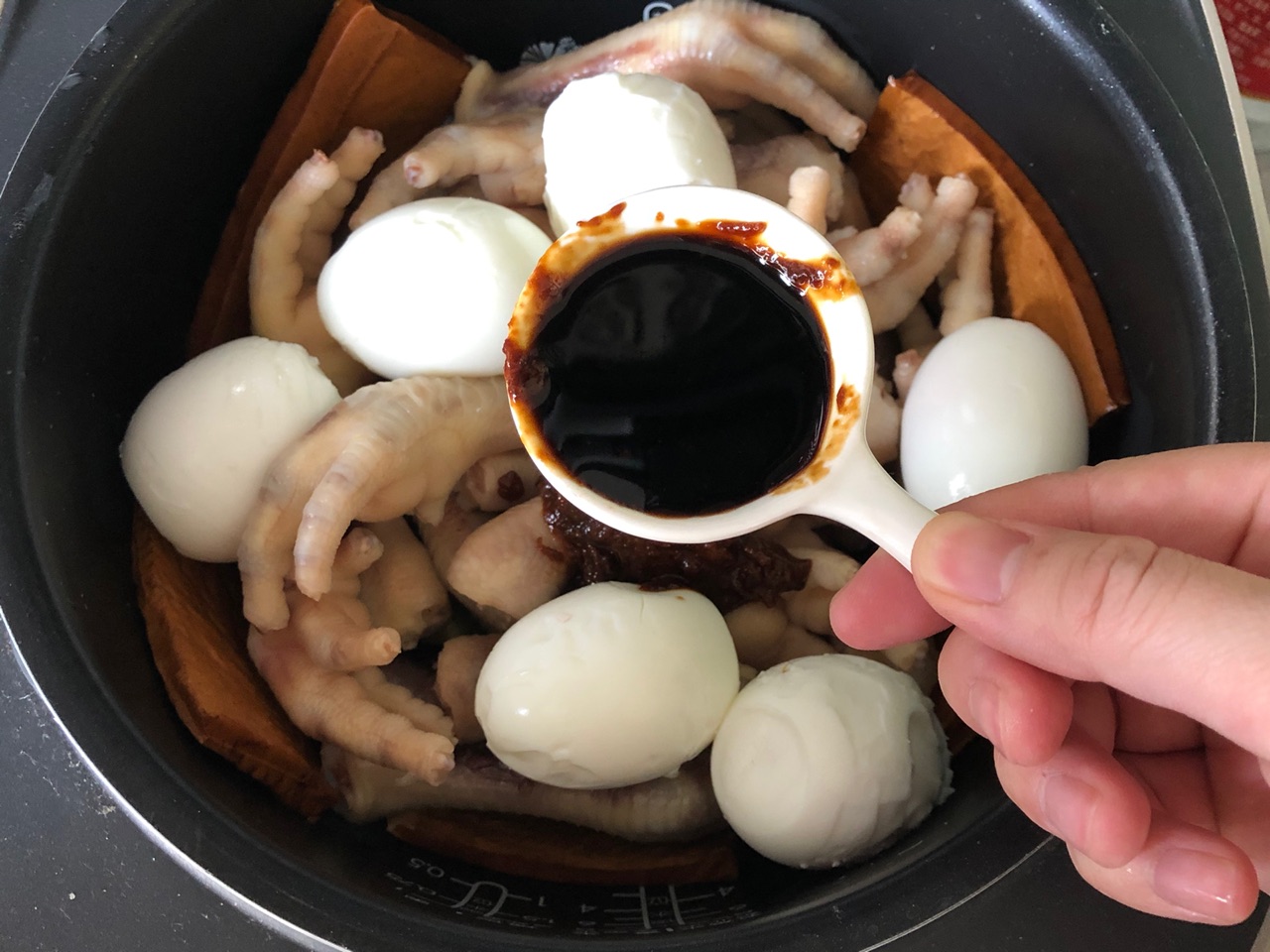 电饭煲卤鸡爪
