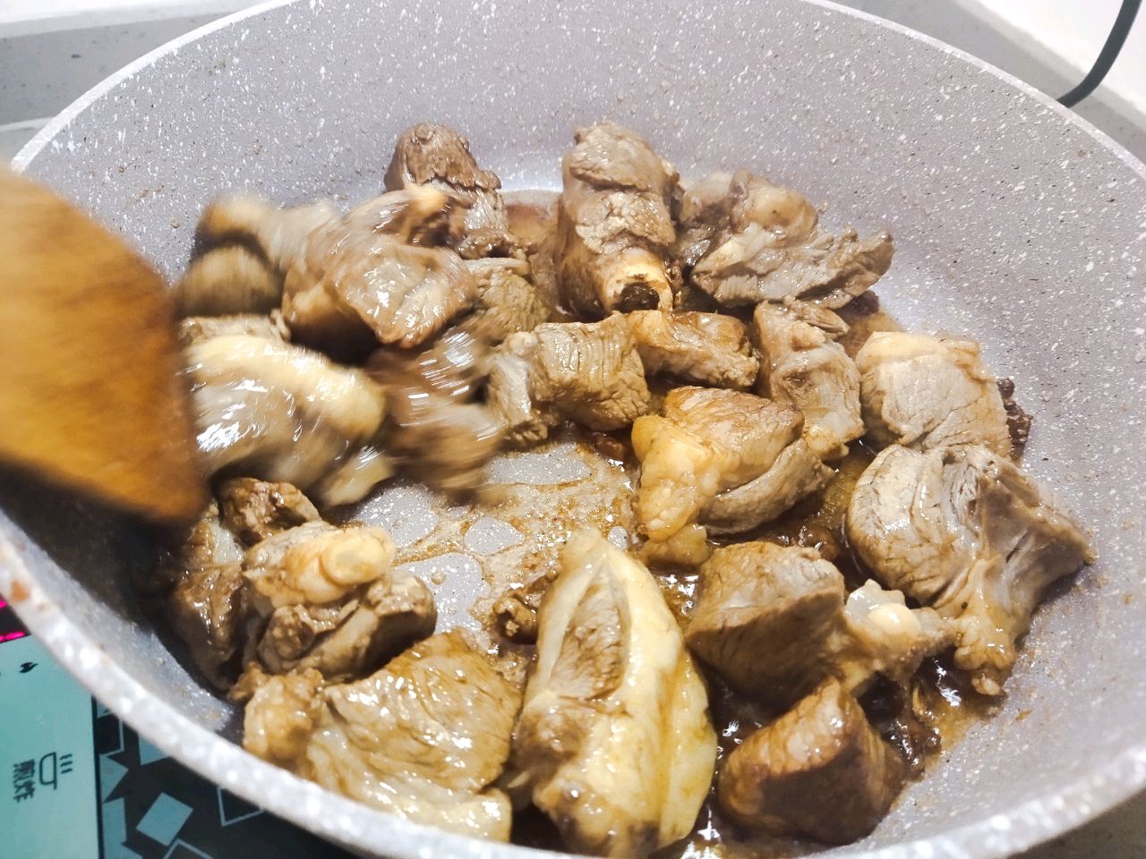 电饭煲美食-羊肉炖萝卜