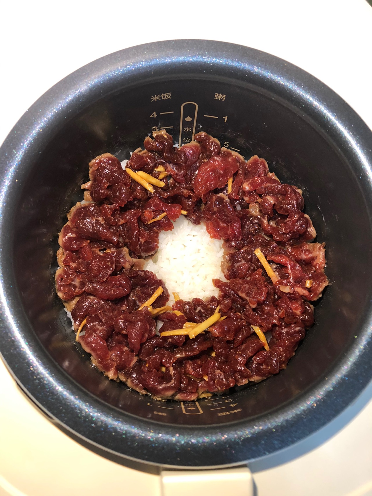 电饭煲⋅窝蛋牛肉饭